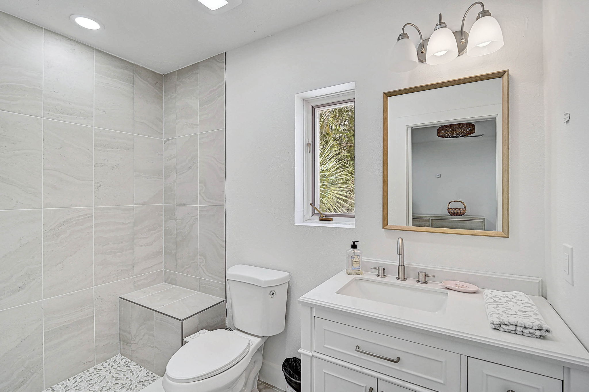 4831 Primrose Path-37