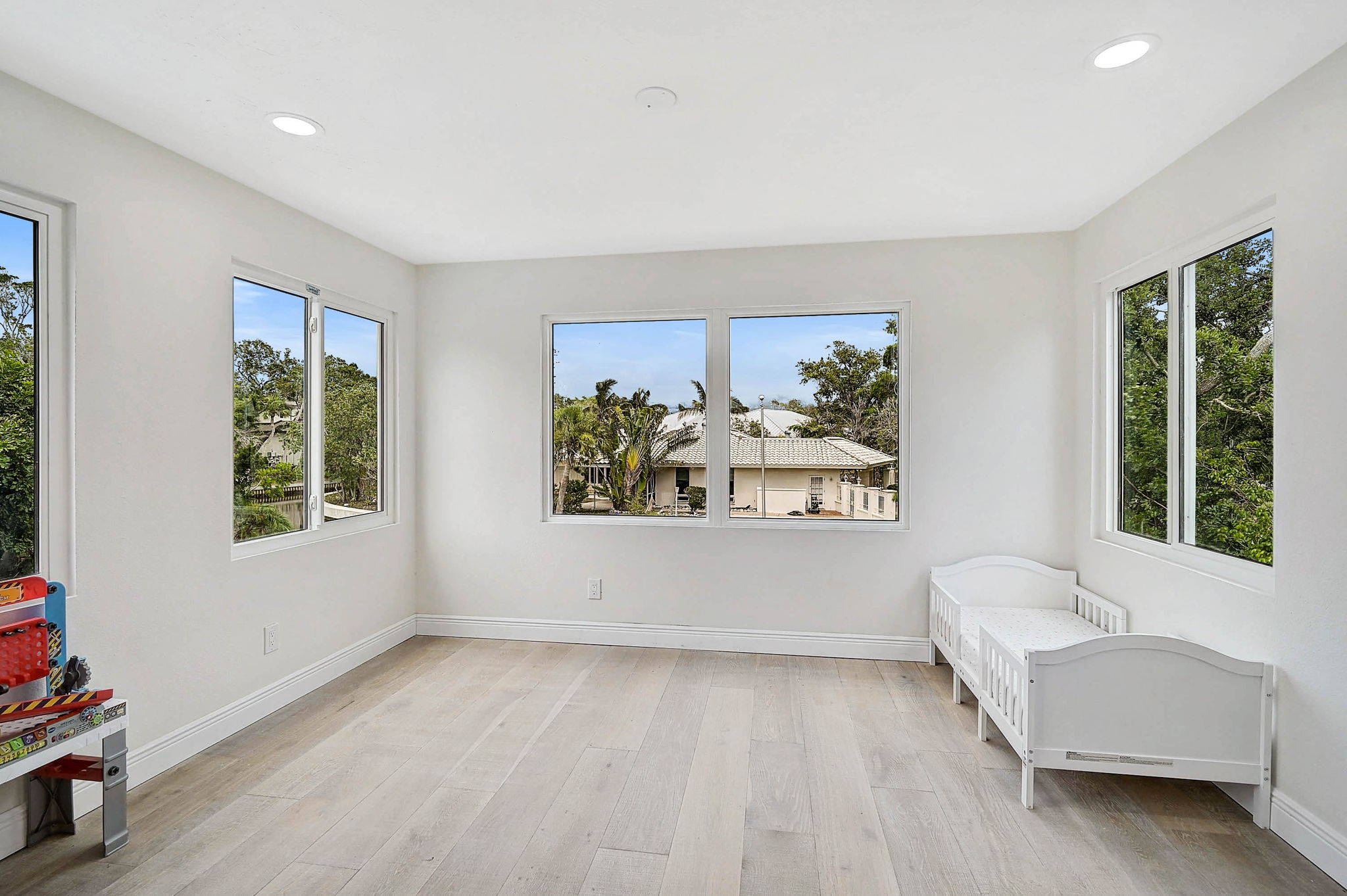 4831 Primrose Path-44