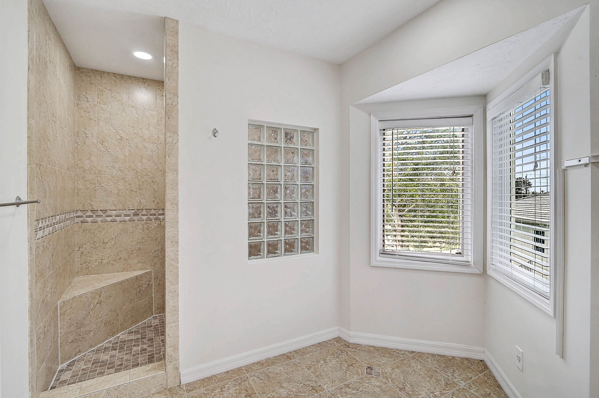4831 Primrose Path-49