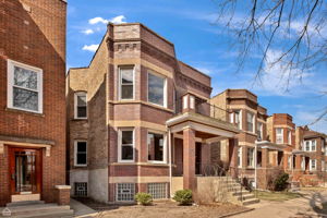 4832 N Claremont Ave - Exterior_003