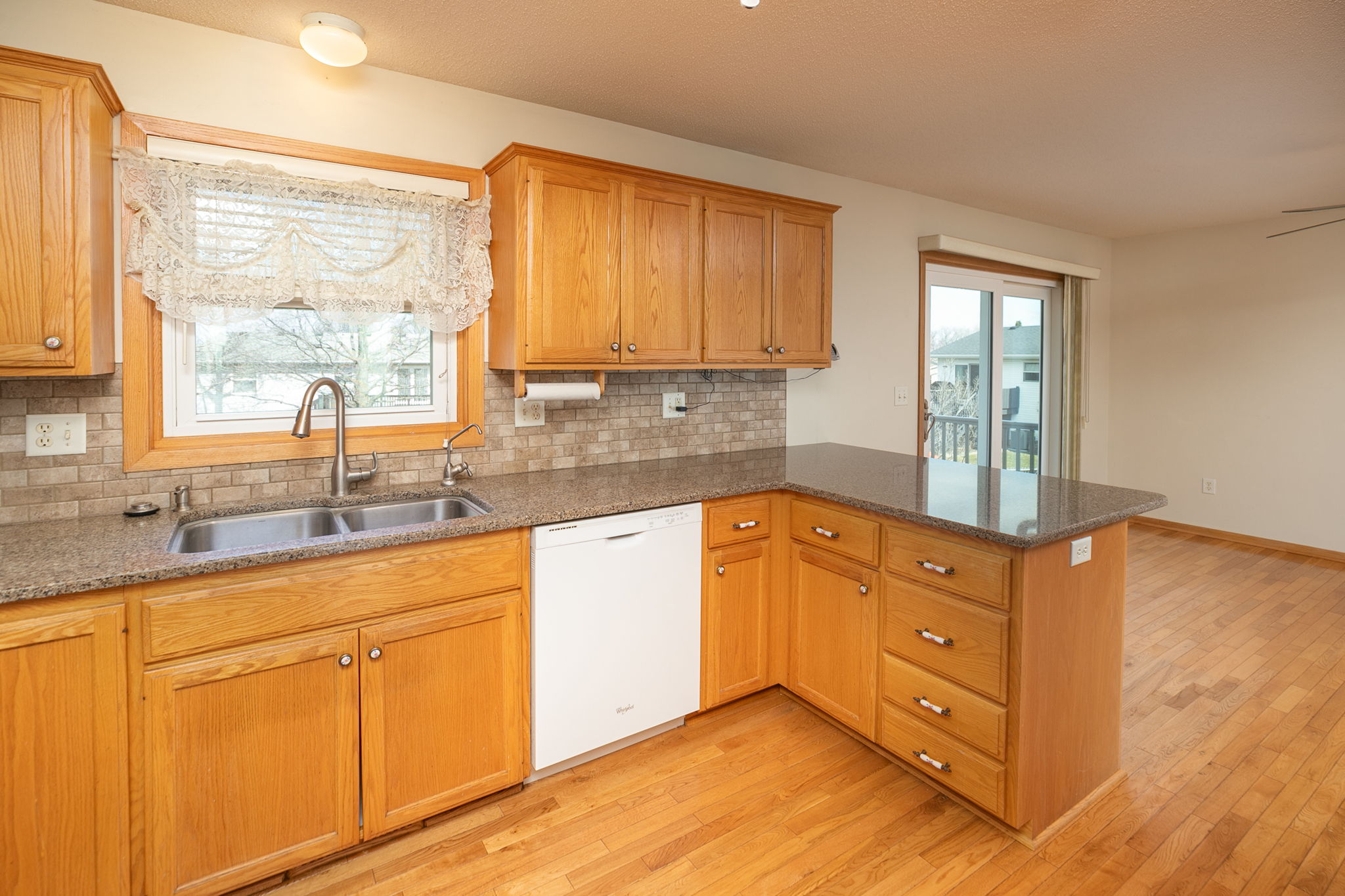 12-Kitchen