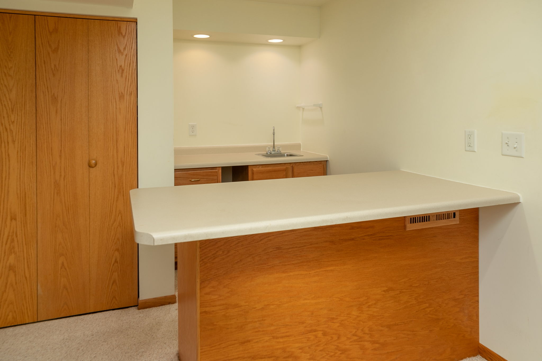 25-Wet Bar