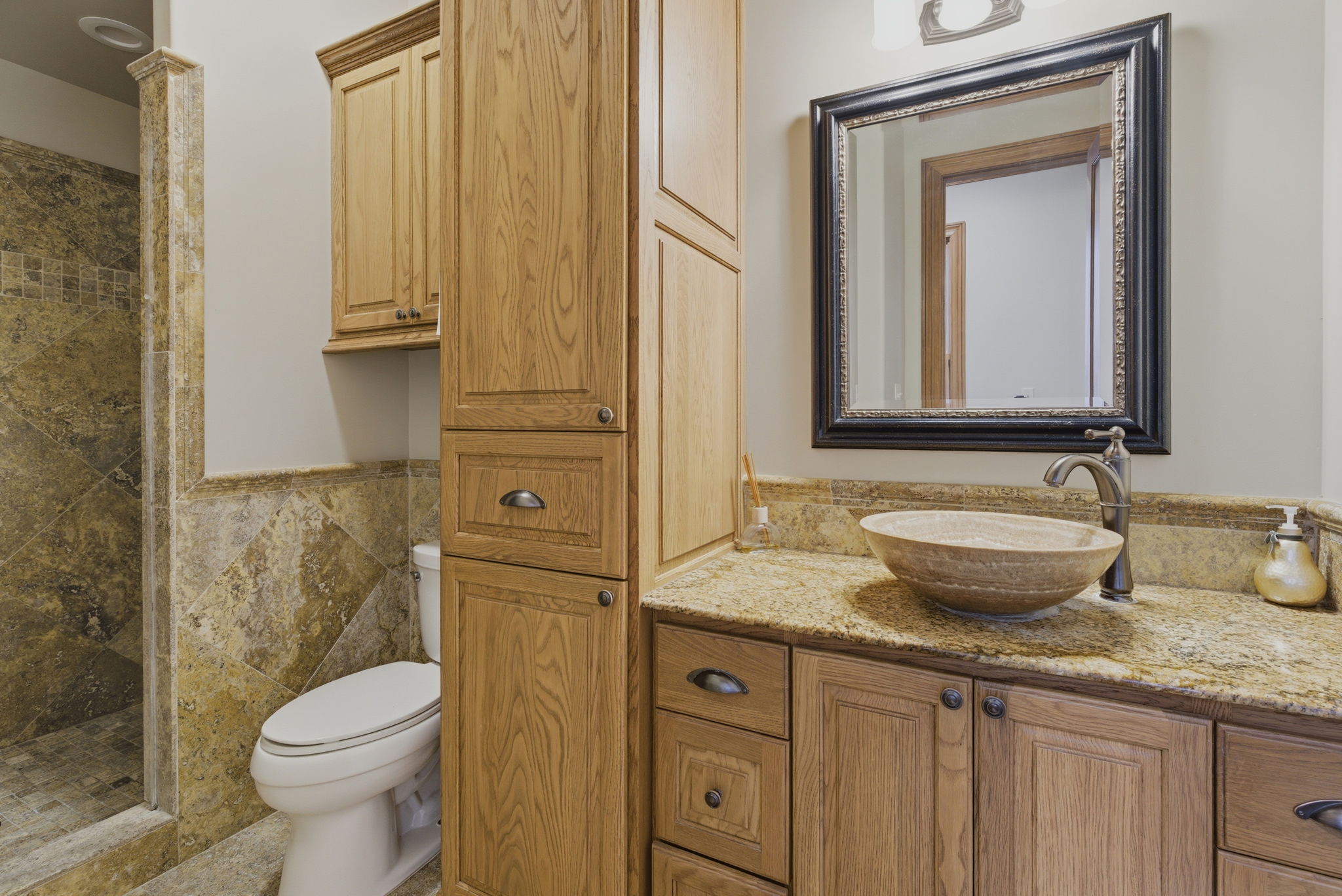  Photo 33