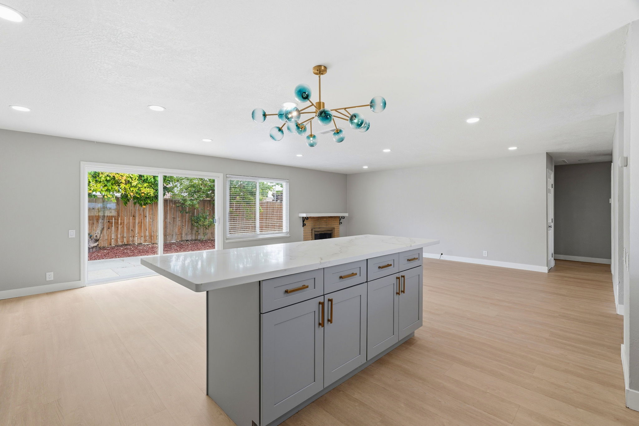 009_F8_4838 Snell Ave