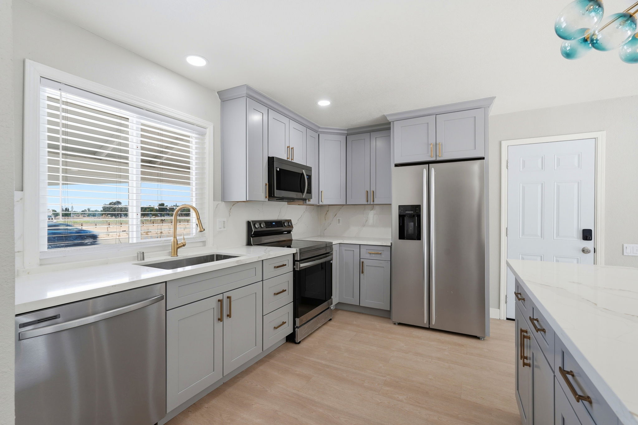 012_F8_4838 Snell Ave