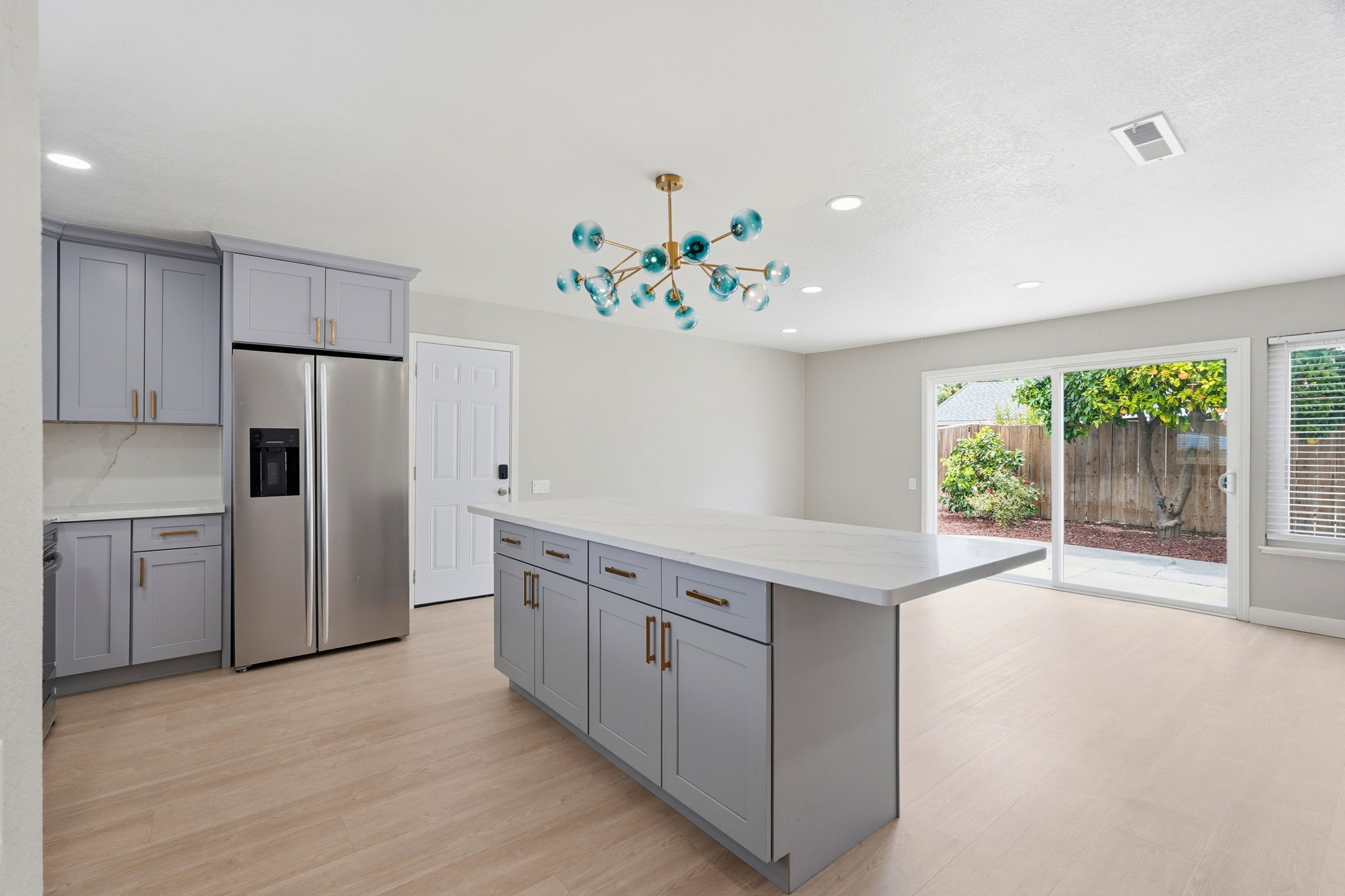 014_F8_4838 Snell Ave