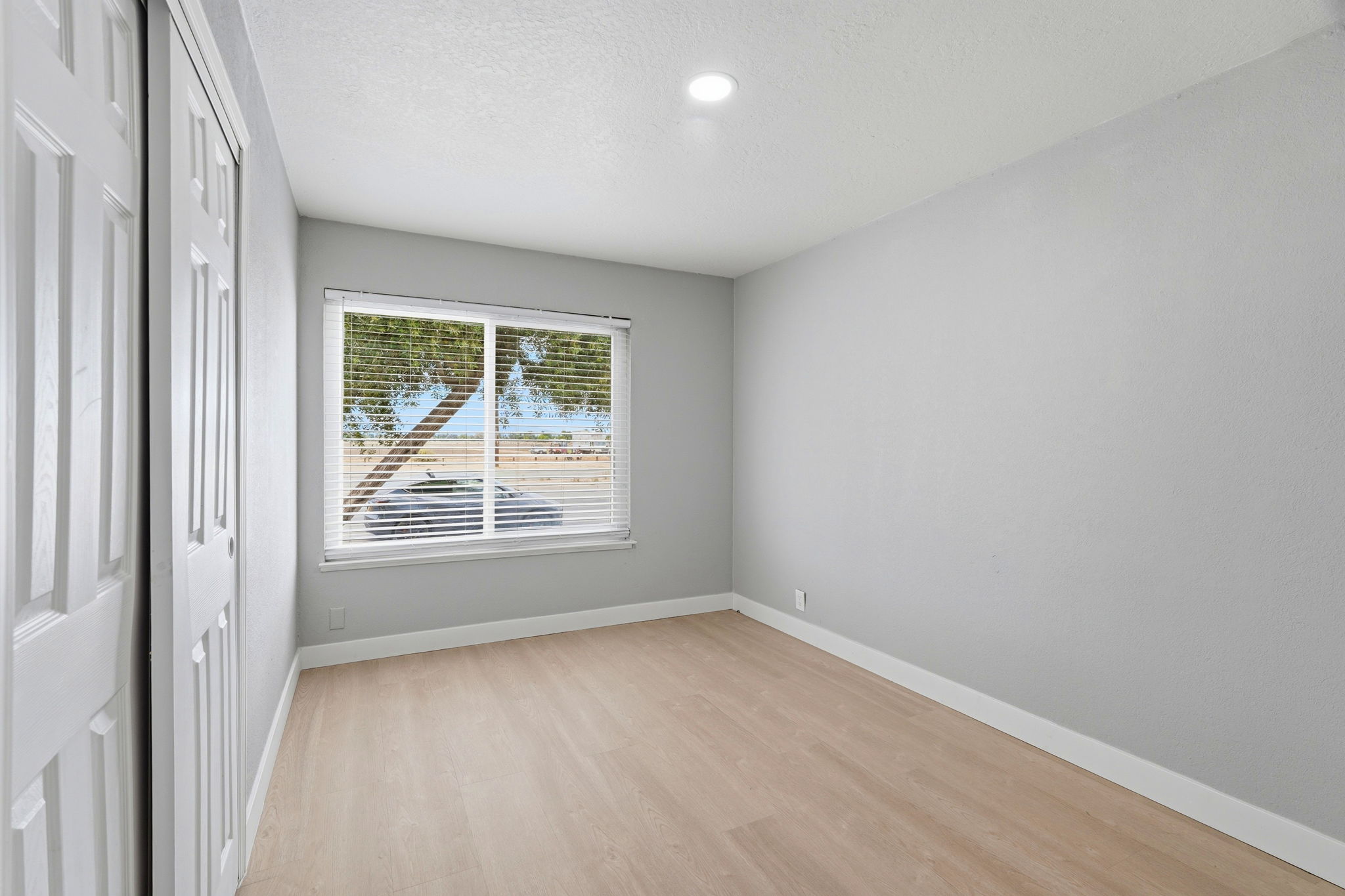 017_F8_4838 Snell Ave
