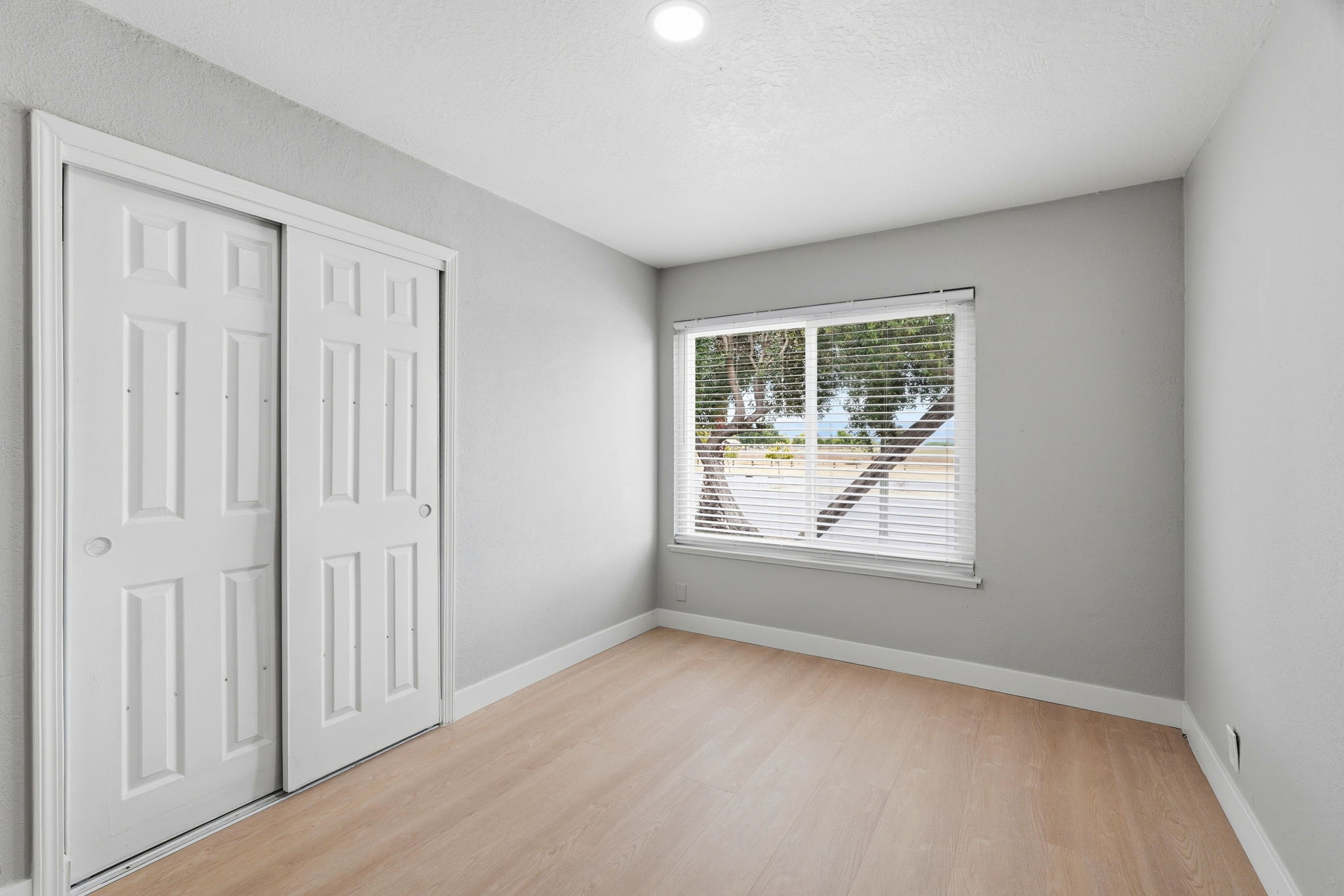 018_F8_4838 Snell Ave