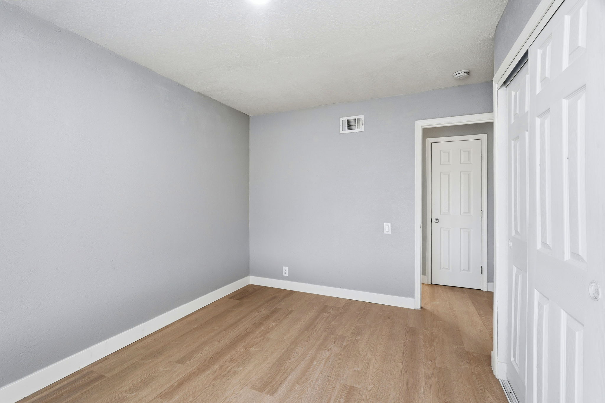 020_F8_4838 Snell Ave