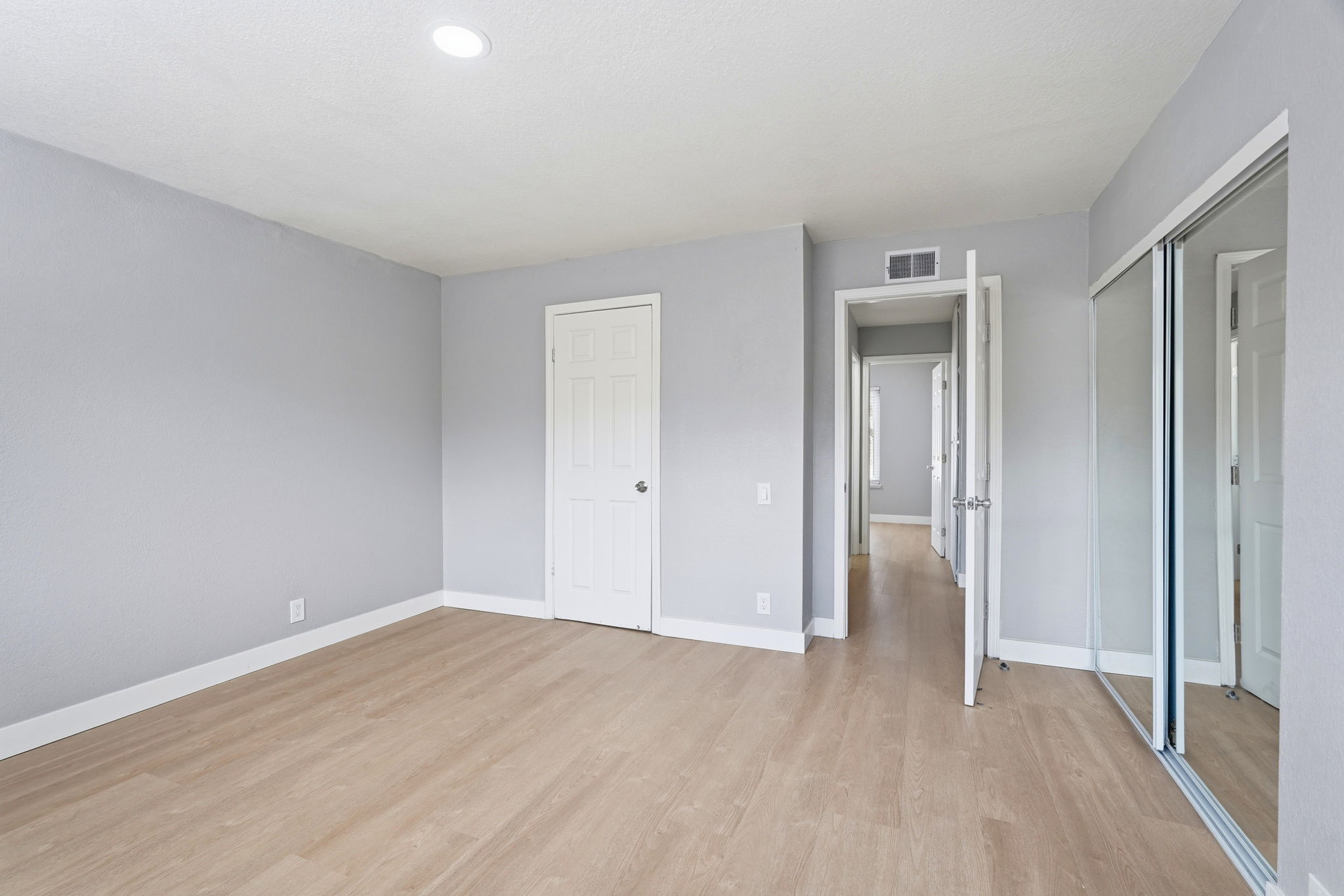 028_F8_4838 Snell Ave