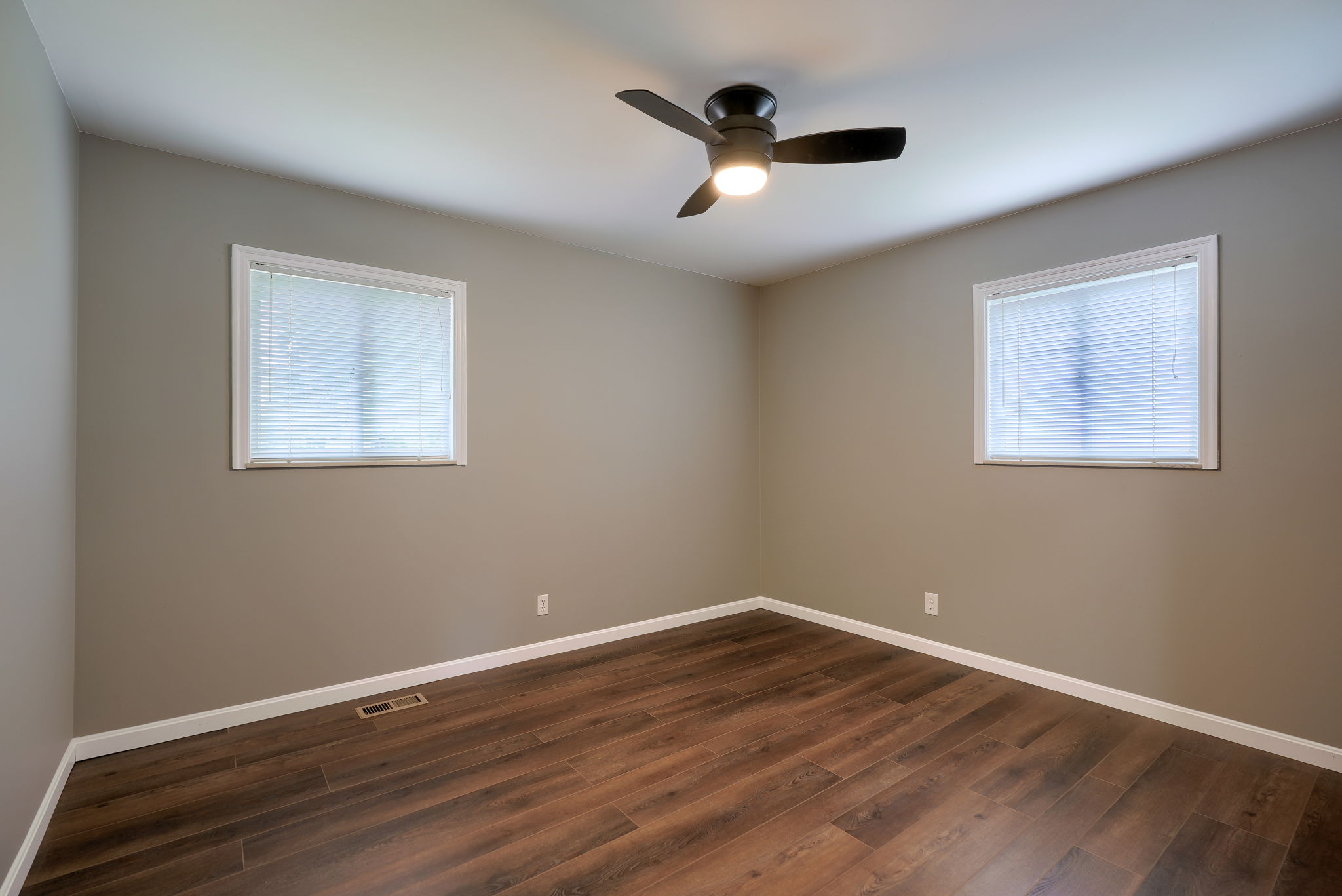 484 Daytona Rd (25)