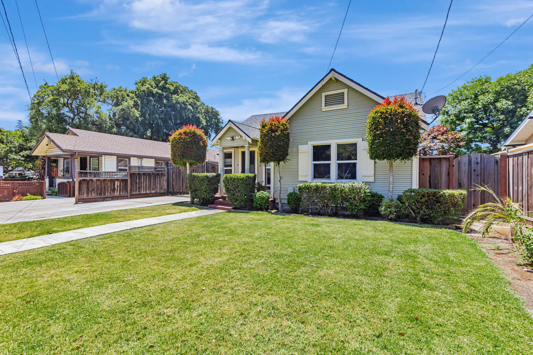 003_484 E Evelyn Ave