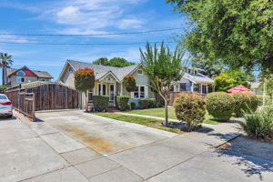 002_484 E Evelyn Ave
