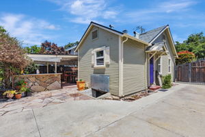 039_484 E Evelyn Ave