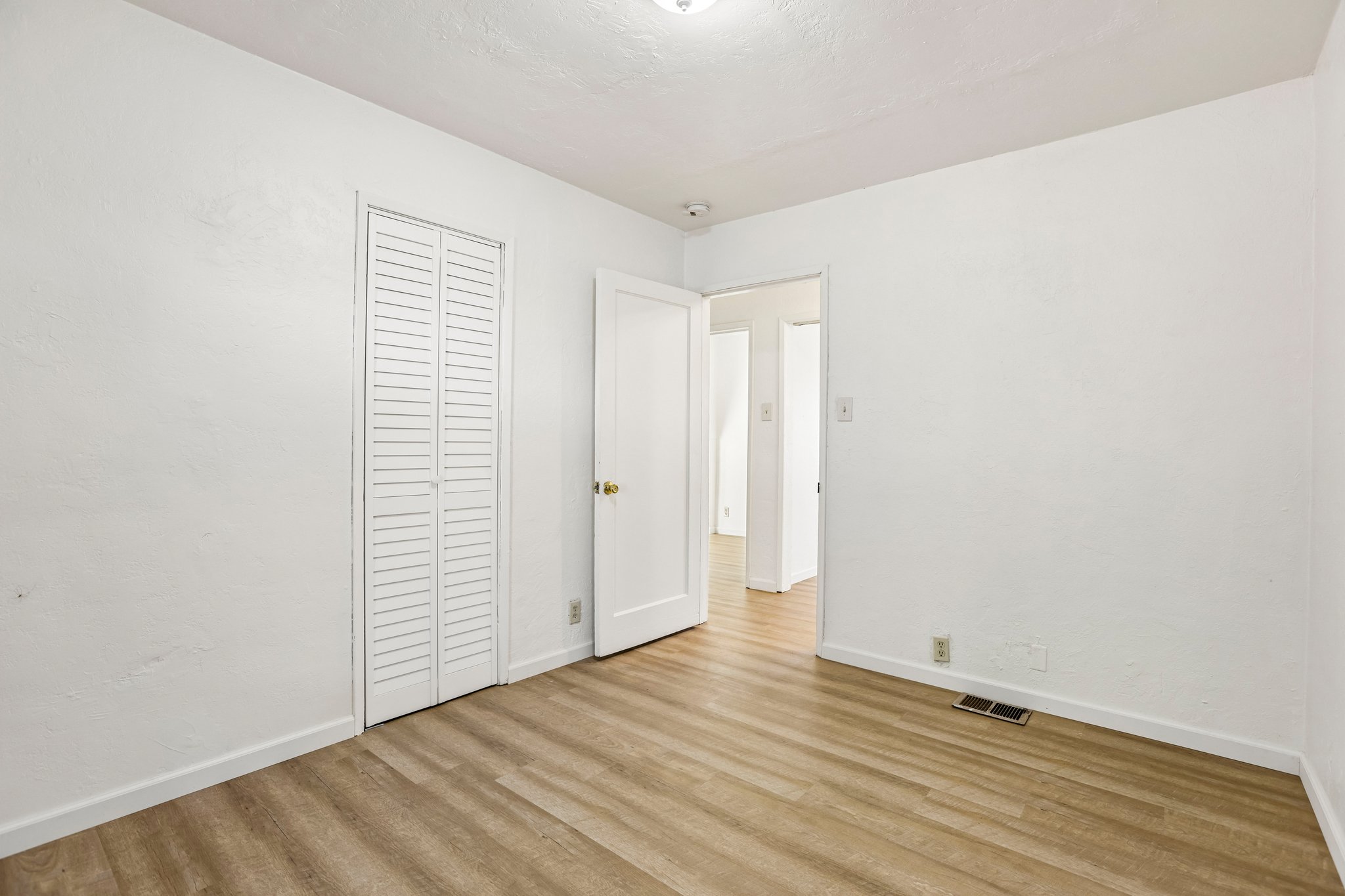 Phelps St-S1010-023.jpg