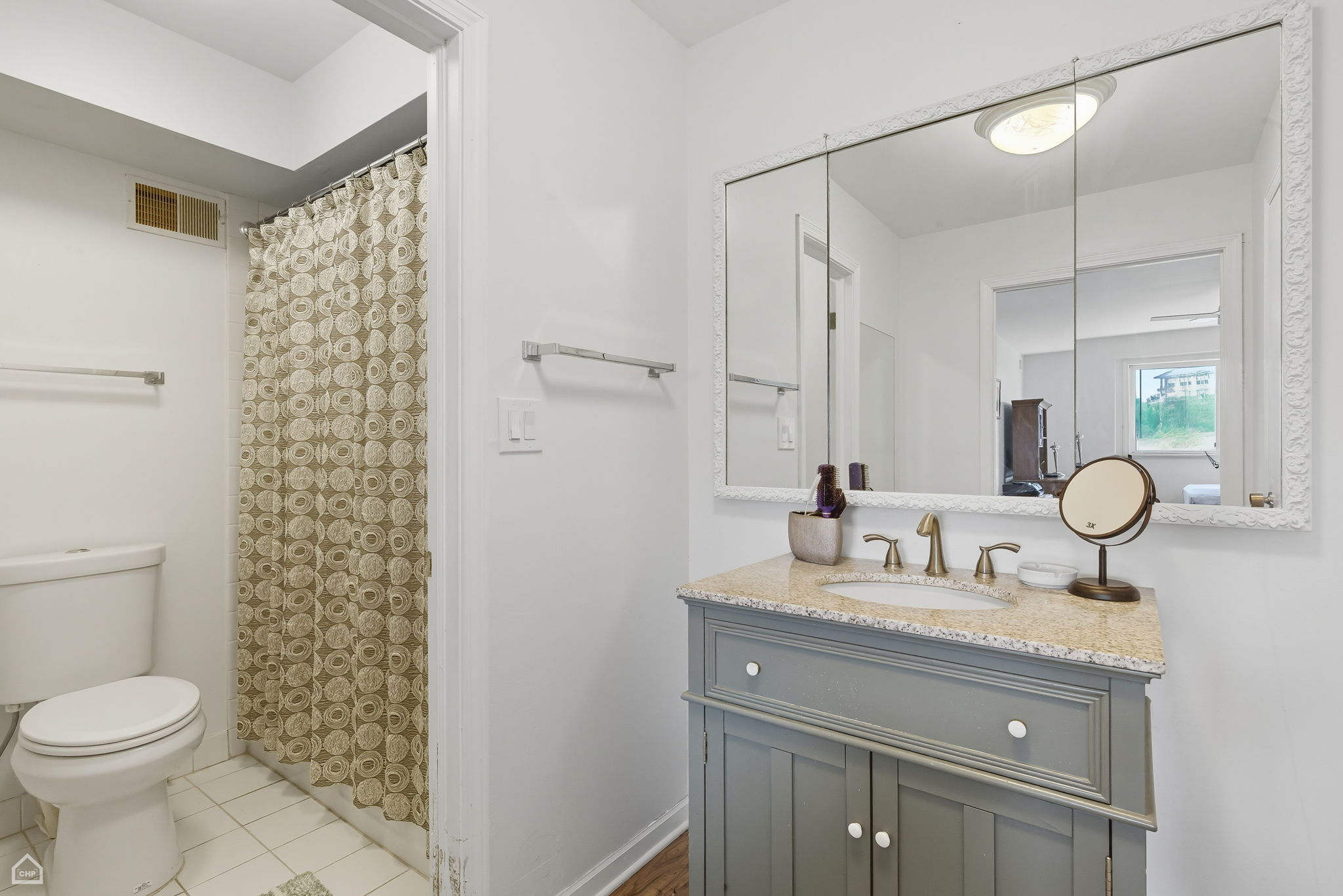 4840 Foster St 303 - Matt Liss_CHP2025_016