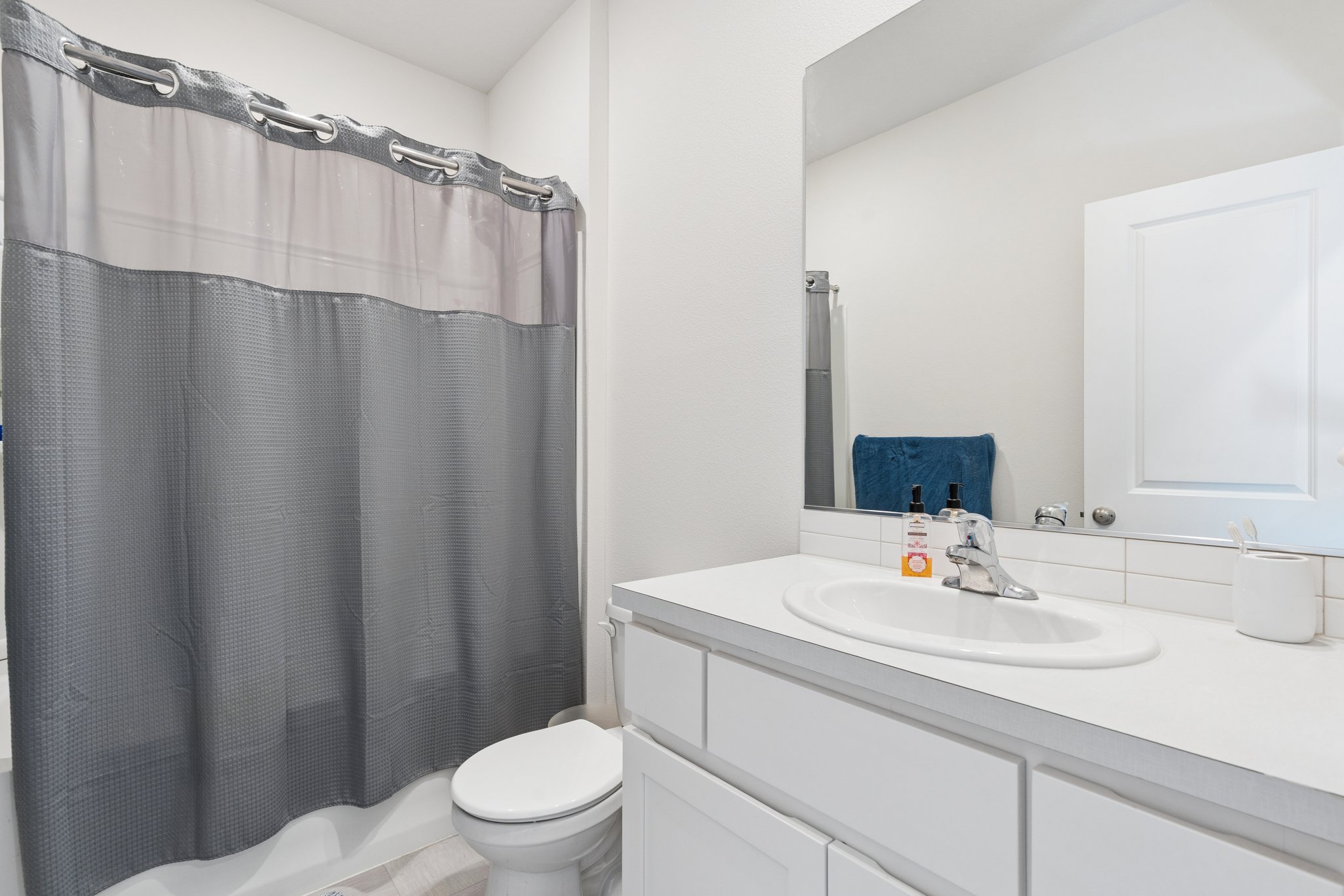 073.jpg