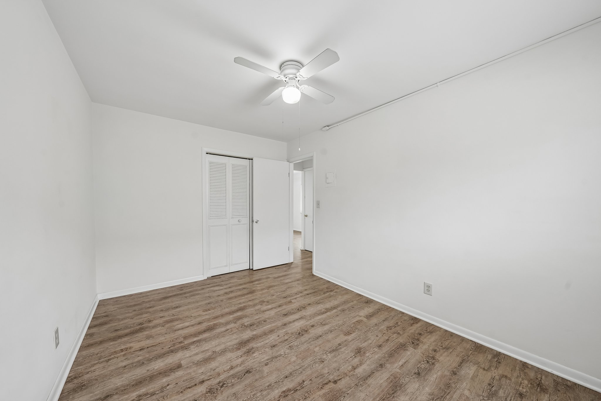 Broadview Rd-S3007-023.jpg