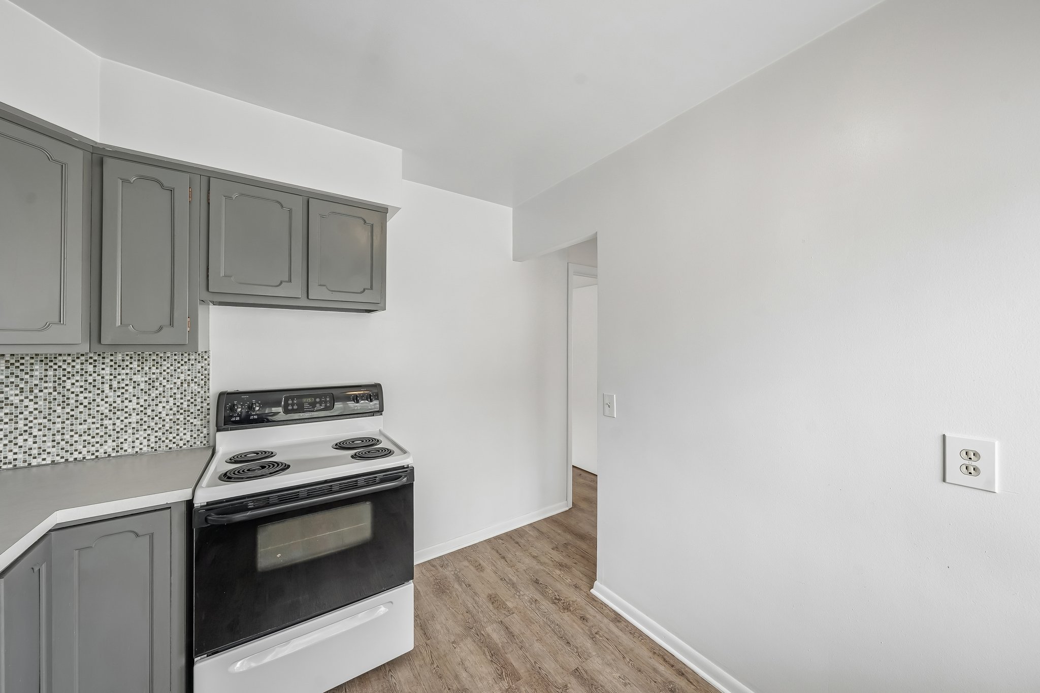 Broadview Rd-S3007-028.jpg