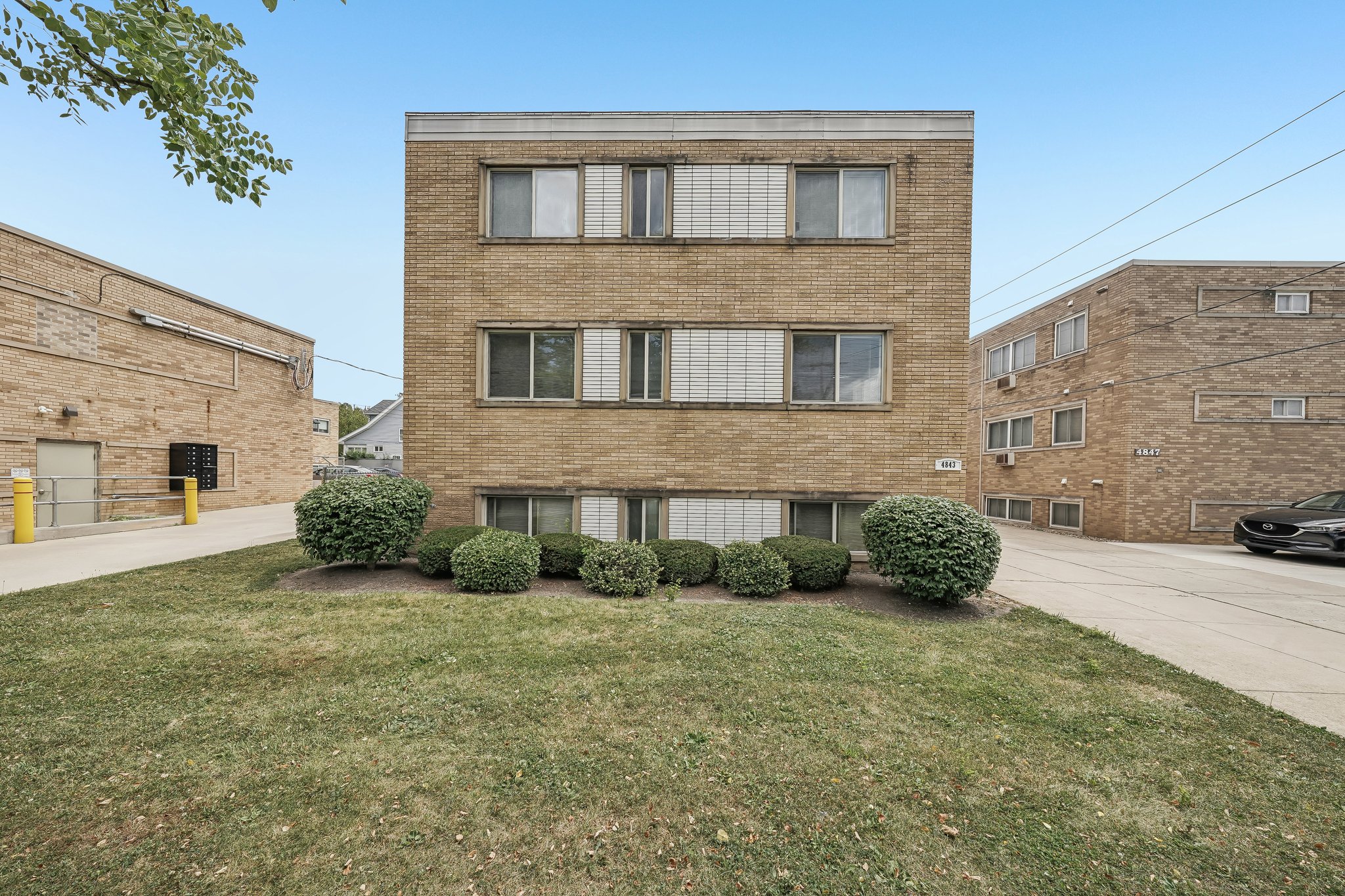 Broadview Rd-S3007-037.jpg