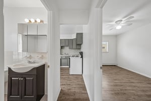 Broadview Rd-S3007-025.jpg