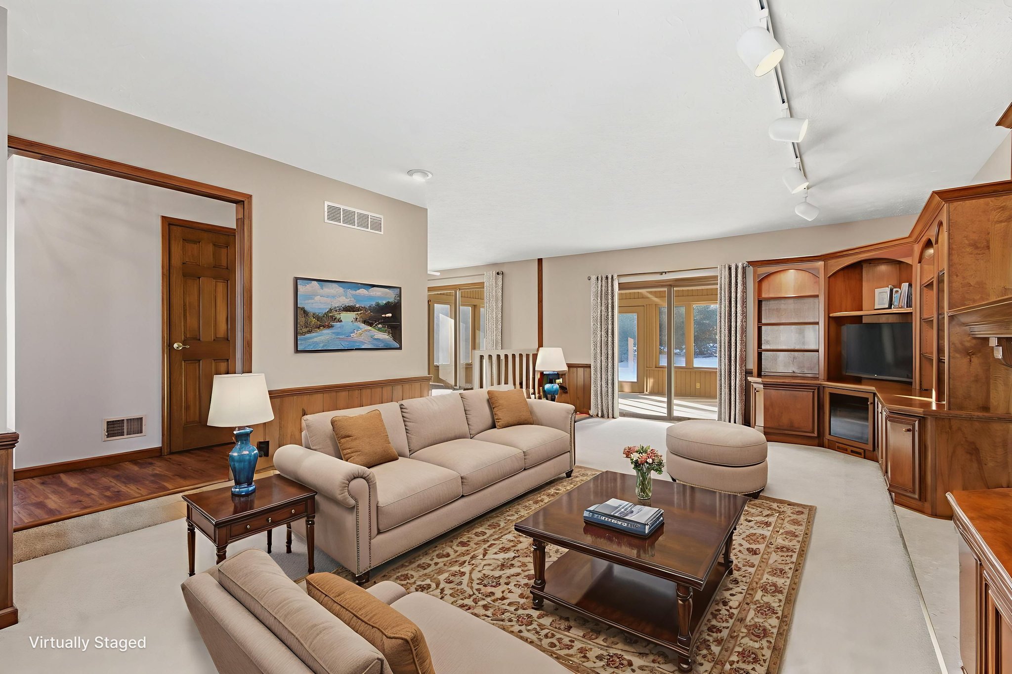 Property_Expressions_4843_essex (3) virtually staged.jpeg