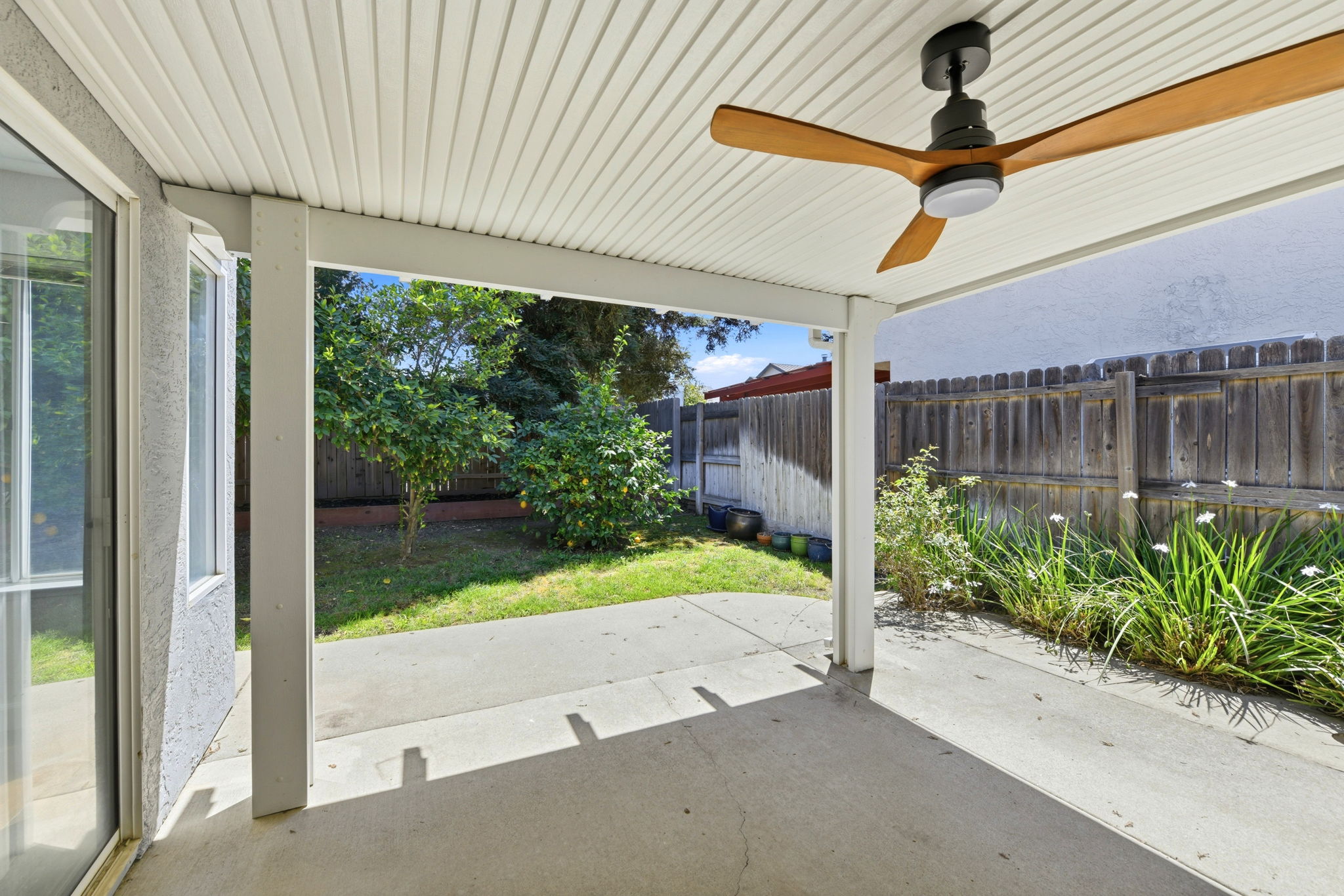 037_F8_4848 Lonestar Way