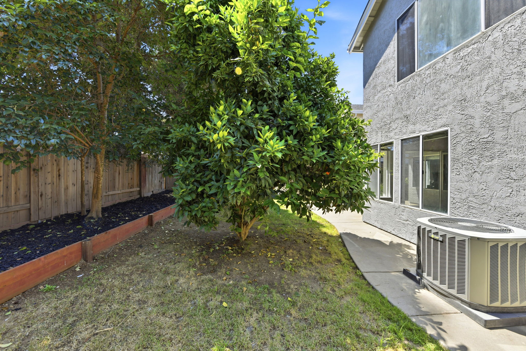 041_F8_4848 Lonestar Way