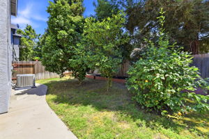 039_F8_4848 Lonestar Way