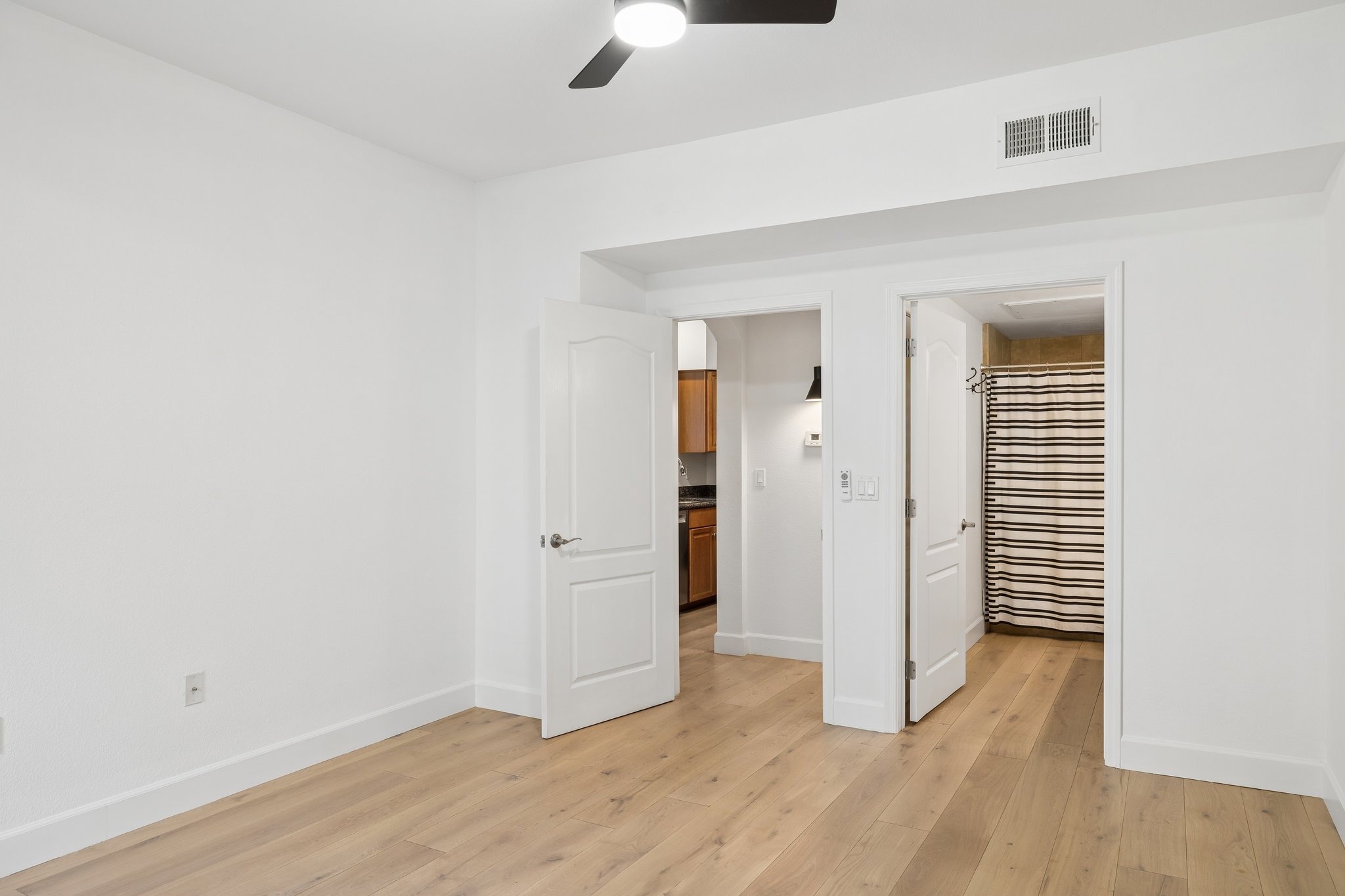 4848 N 36th St 118 - 021.jpg