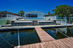 Dock8
