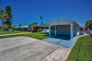 Front Exterior4