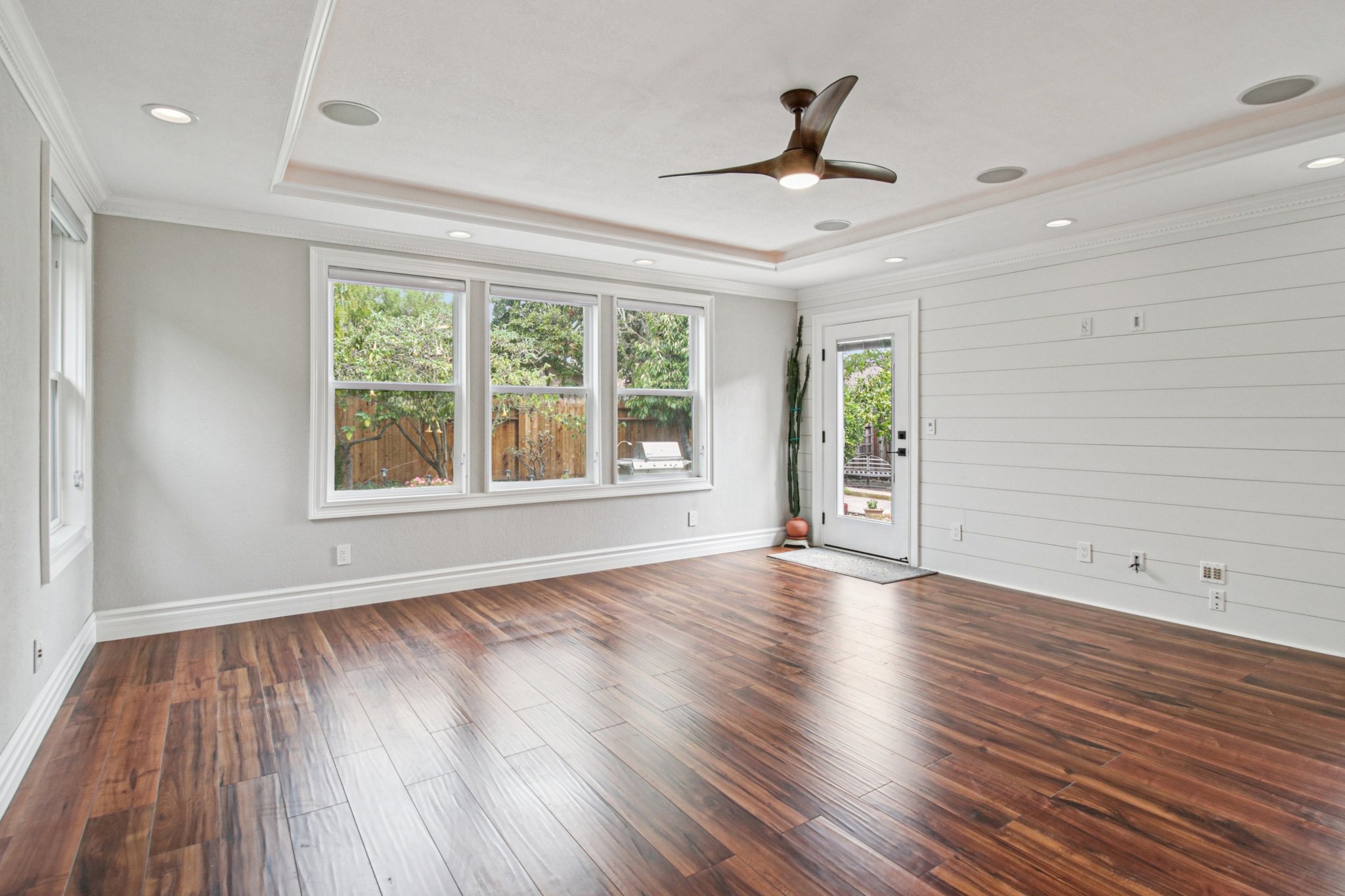 Avalon Cir-S0910-012.jpg
