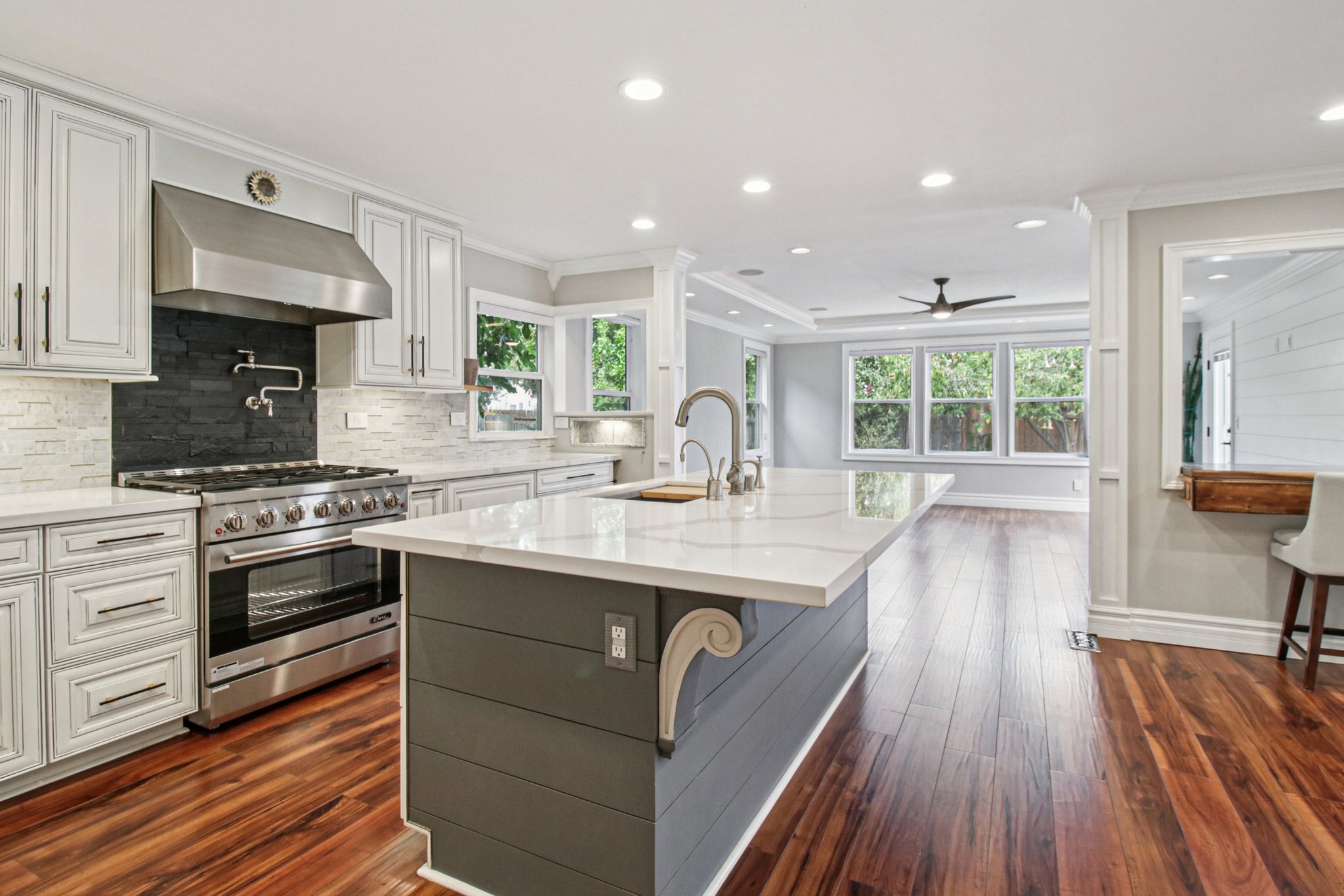 Avalon Cir-S0910-022.jpg