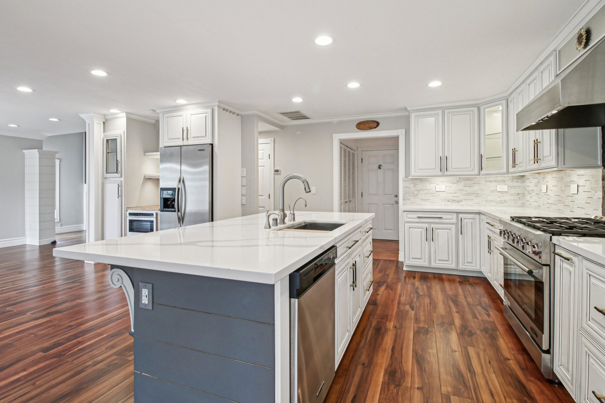 Avalon Cir-S0910-024.jpg