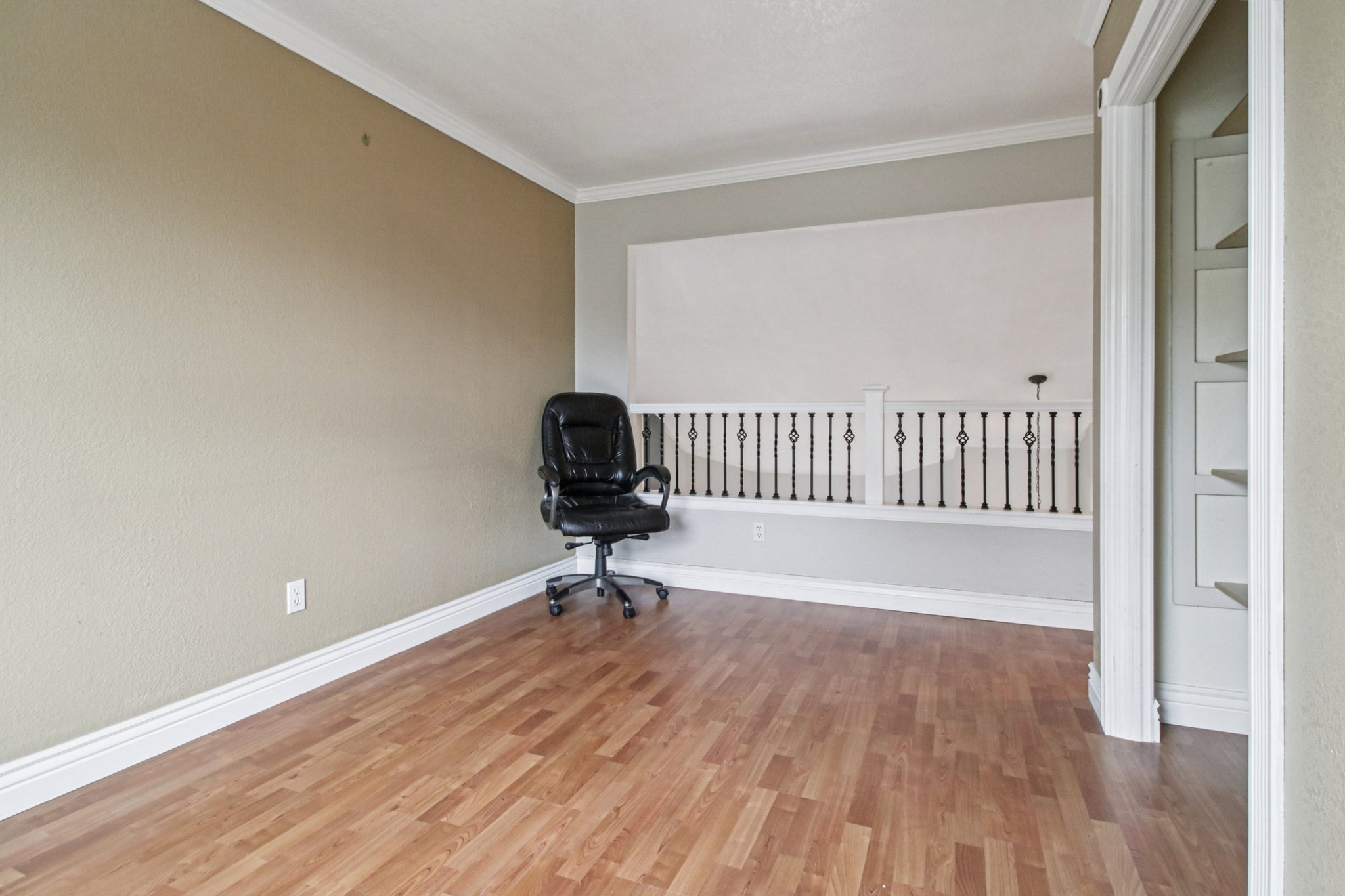 Avalon Cir-S0910-028.jpg