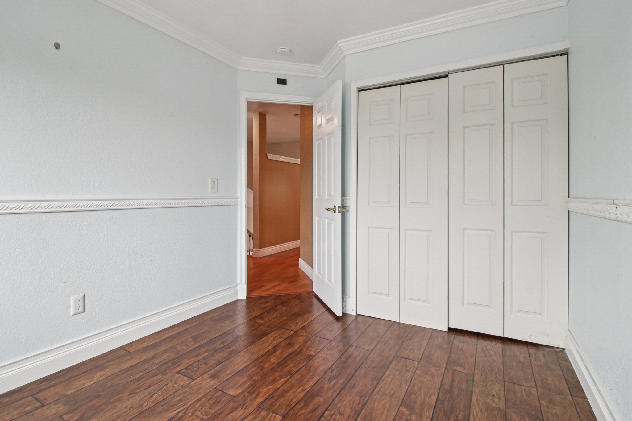 Avalon Cir-S0910-033.jpg