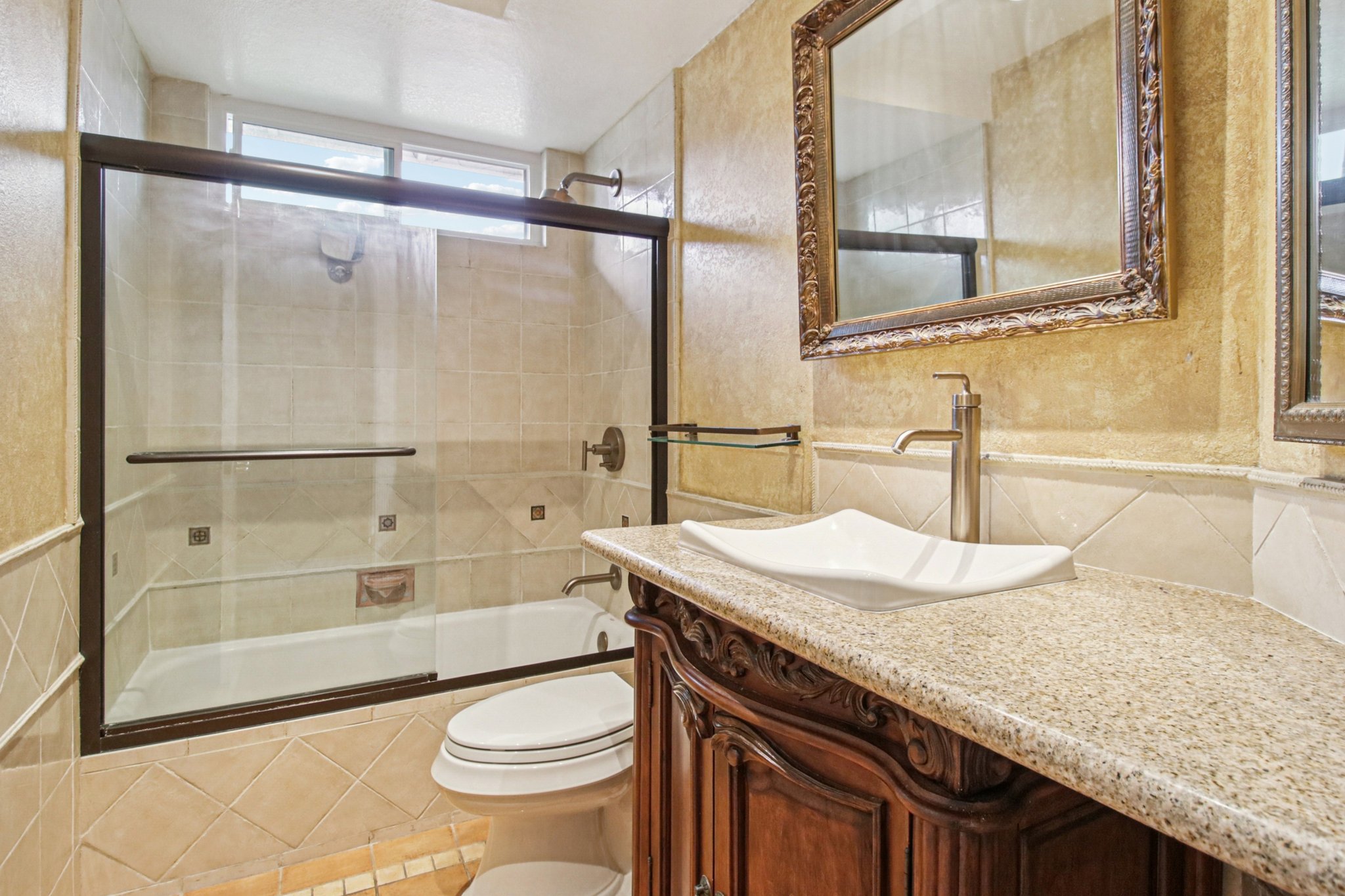 Avalon Cir-S0910-034.jpg
