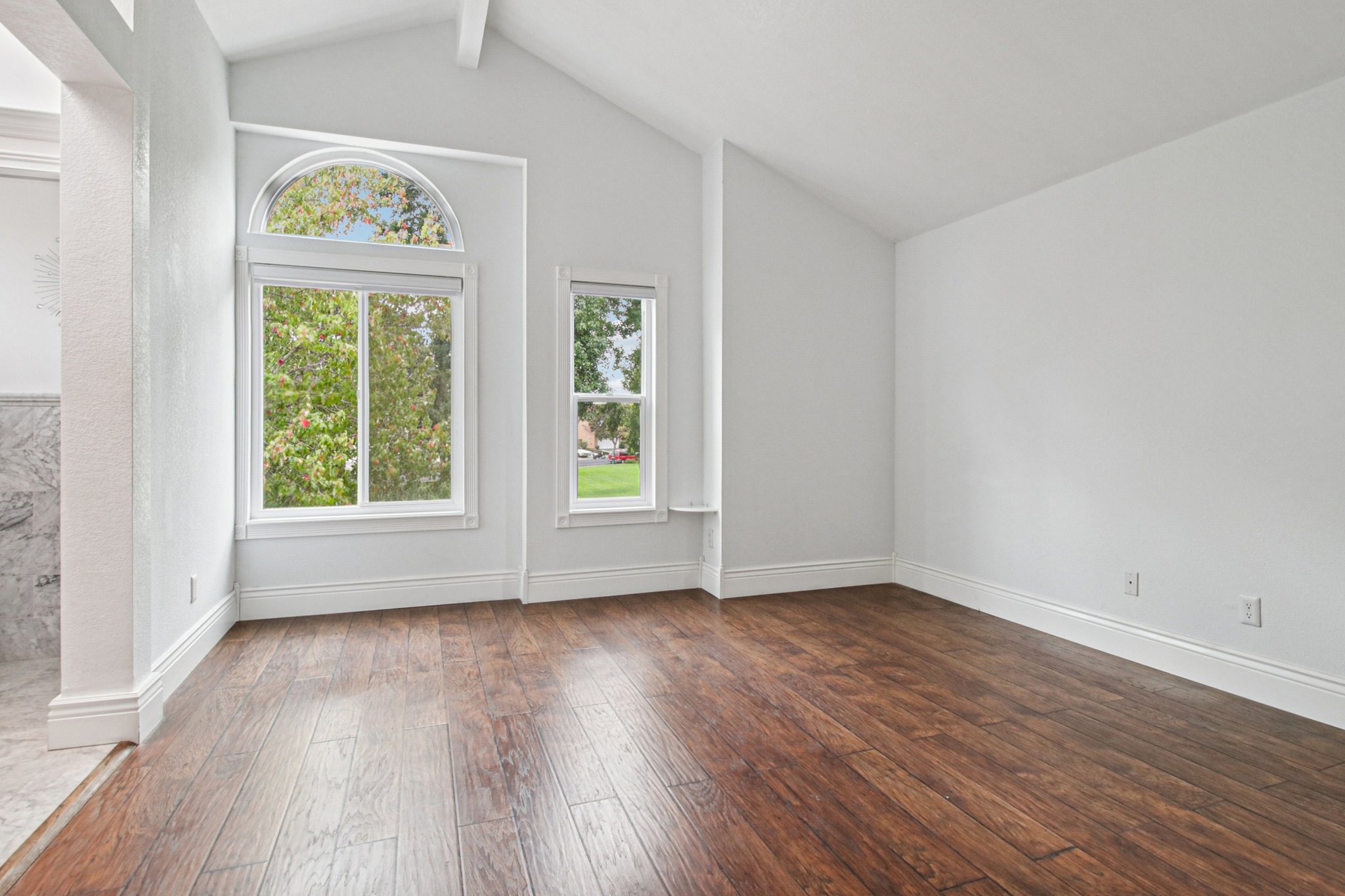 Avalon Cir-S0910-035.jpg