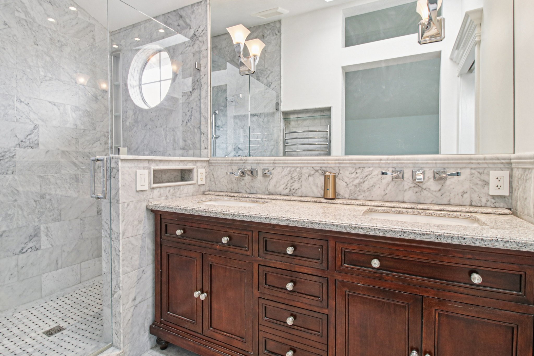 Avalon Cir-S0910-038.jpg