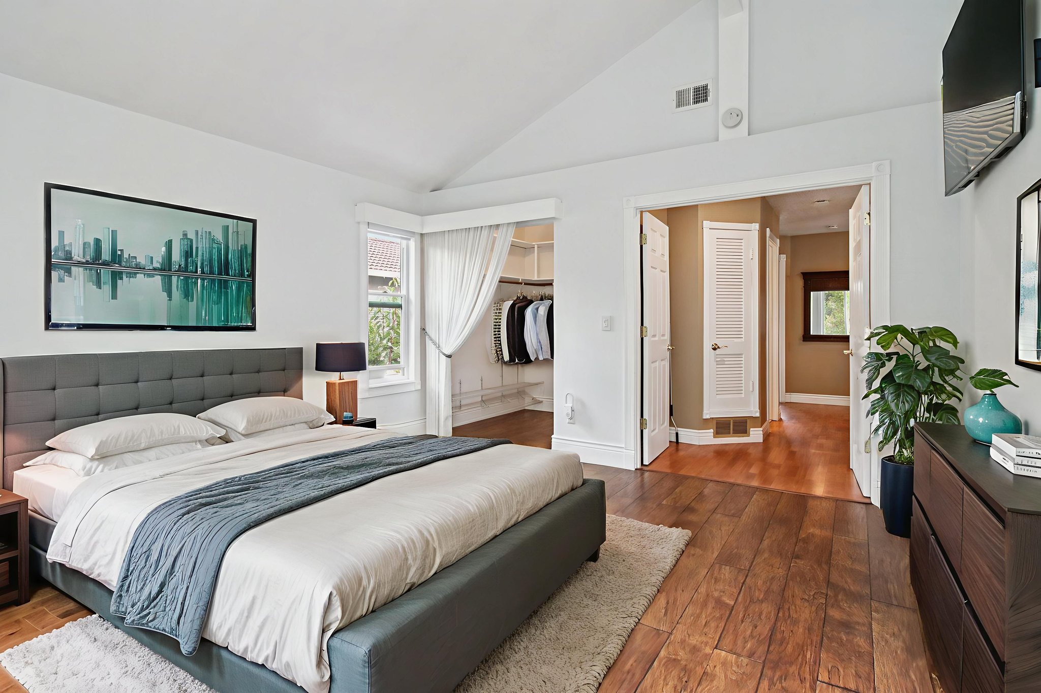 Avalon Cir-S0910-036 virtually staged.jpeg