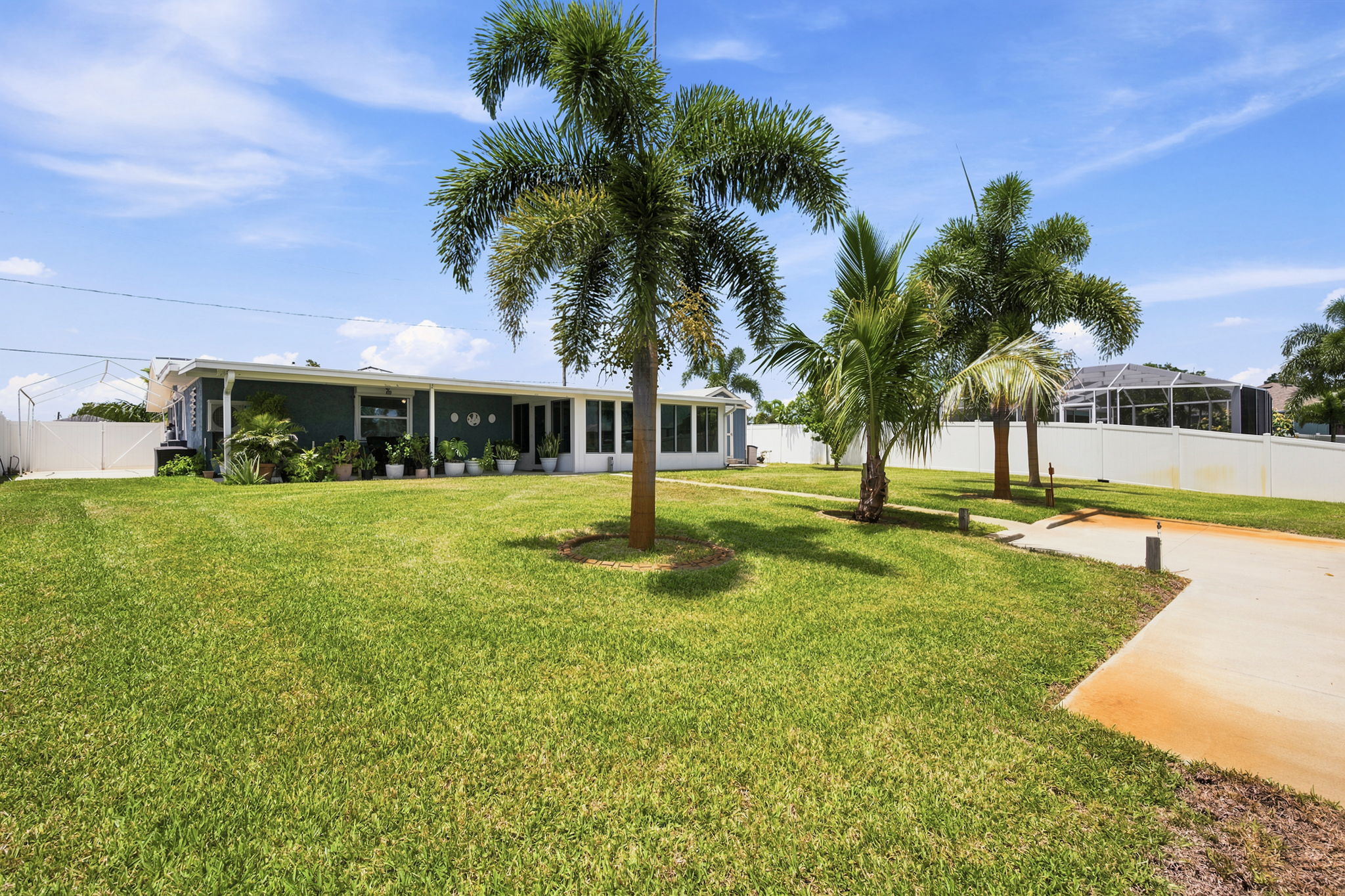 Rear Exteriors (9)