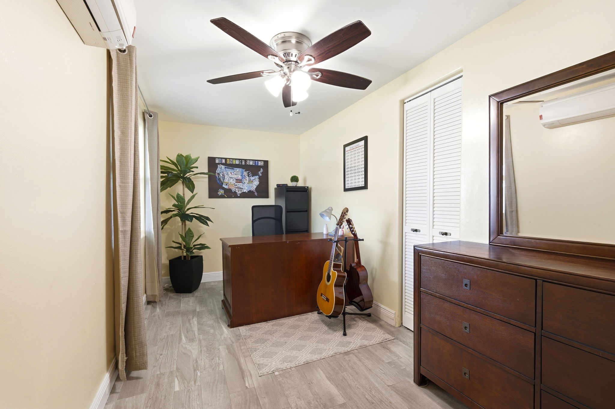 Interiors (30)