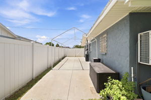 Rear Exteriors (5)