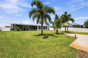 Rear Exteriors (9)