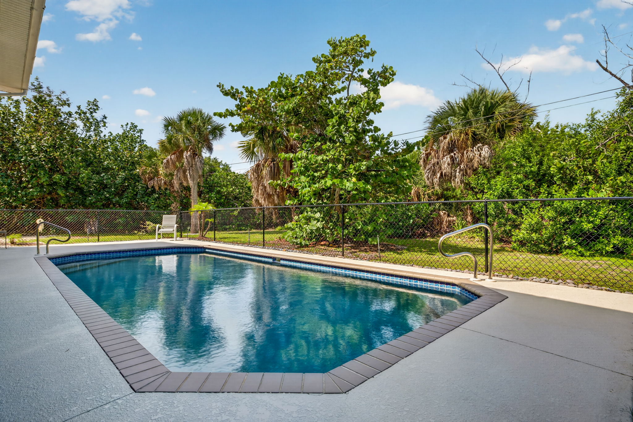 Pool 1 of 4