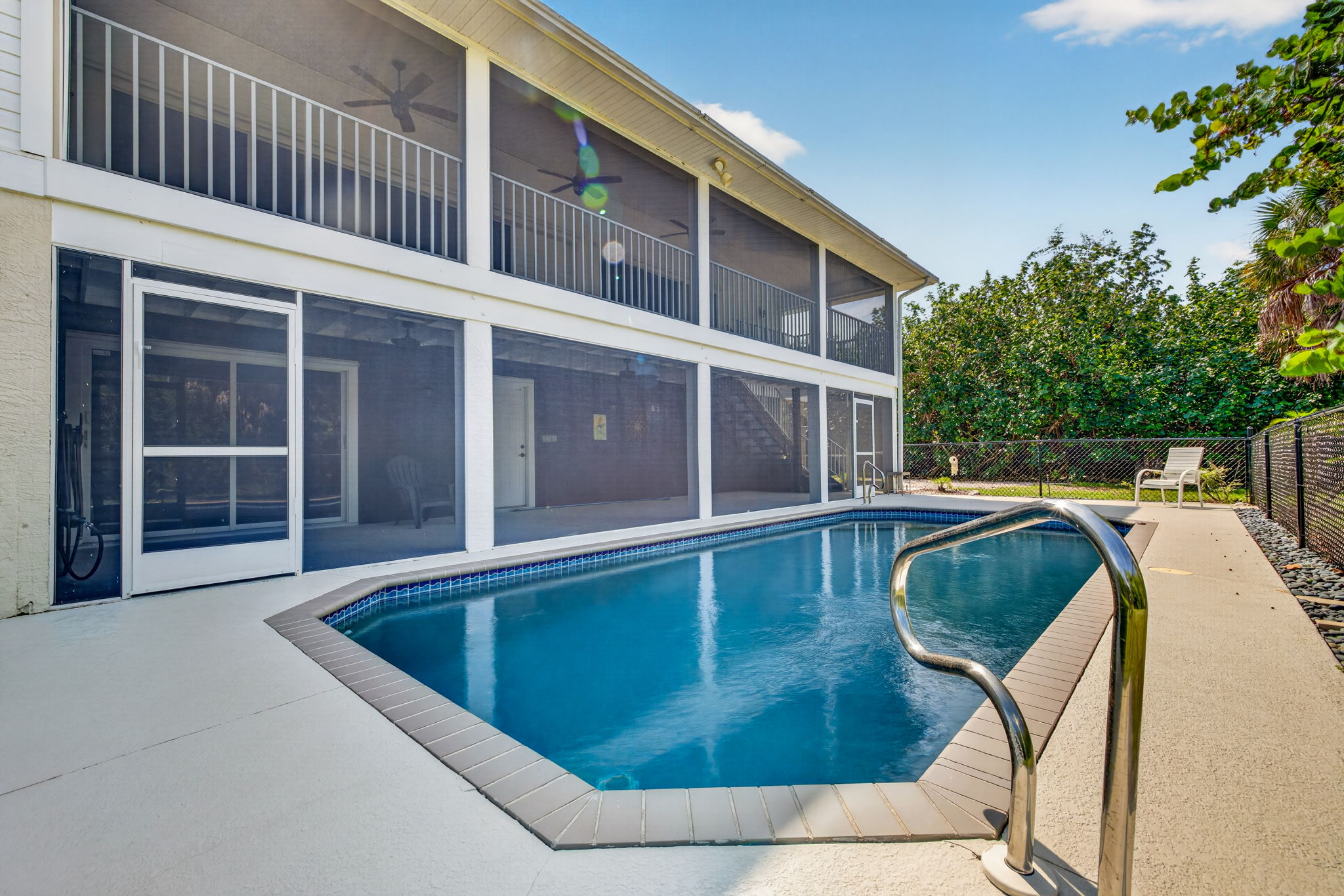 Pool 2 of 4