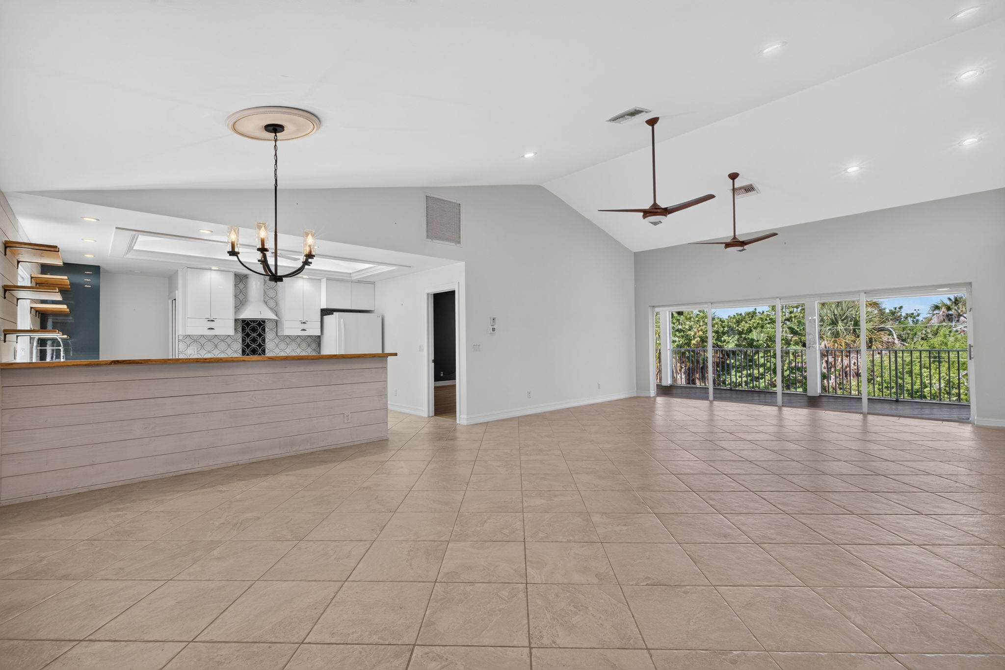 Dining Room 3 of 4