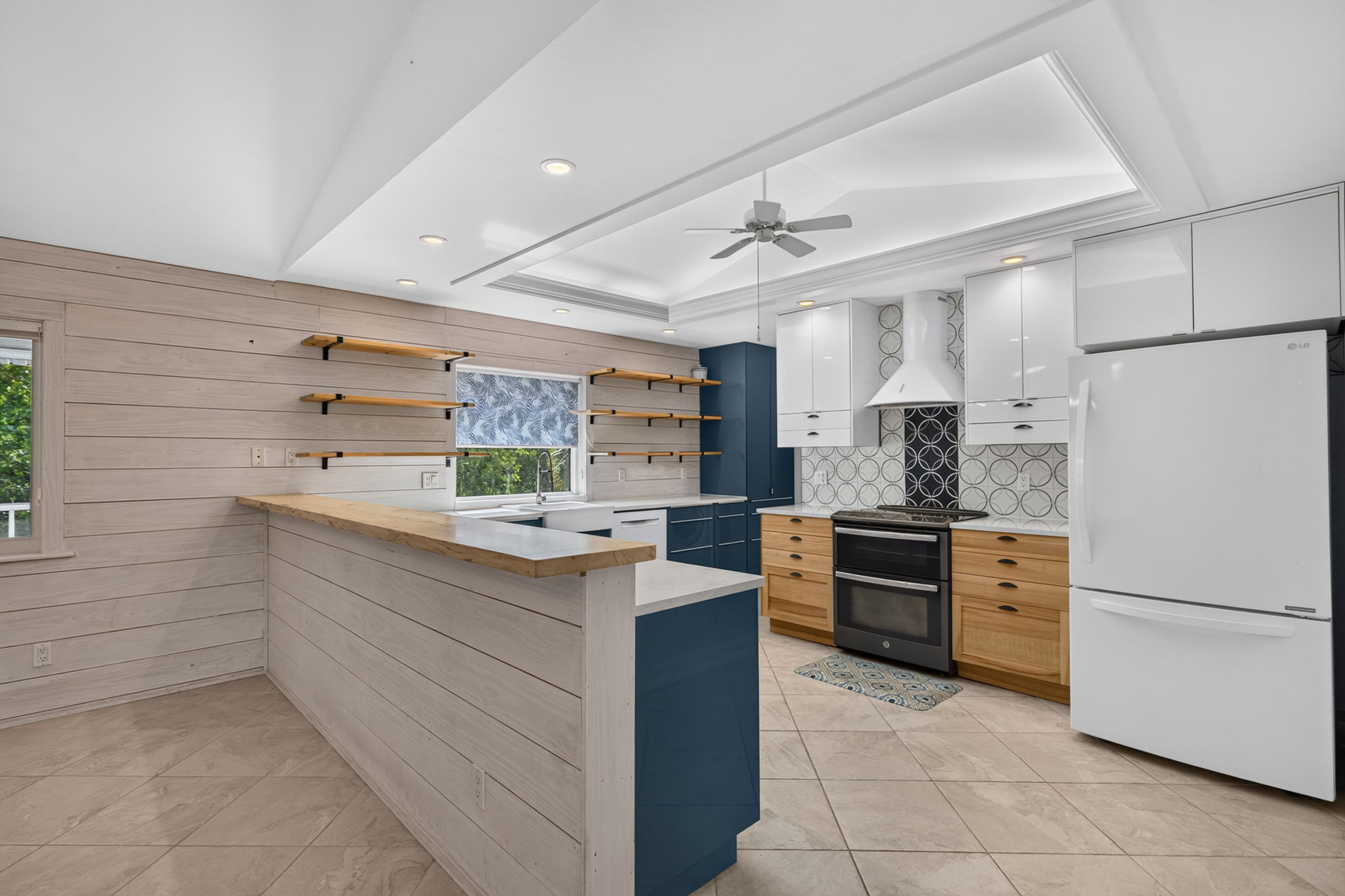 Kitchen 1 of 3