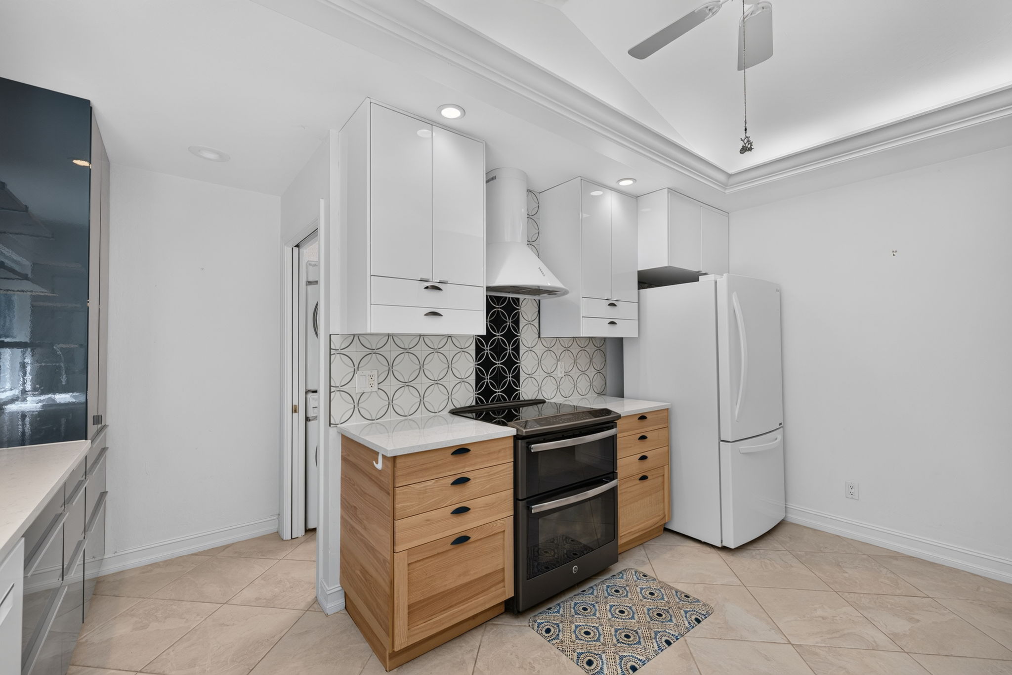 Kitchen 3 of 3